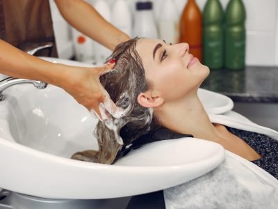 woman-washing-head-hairsalon